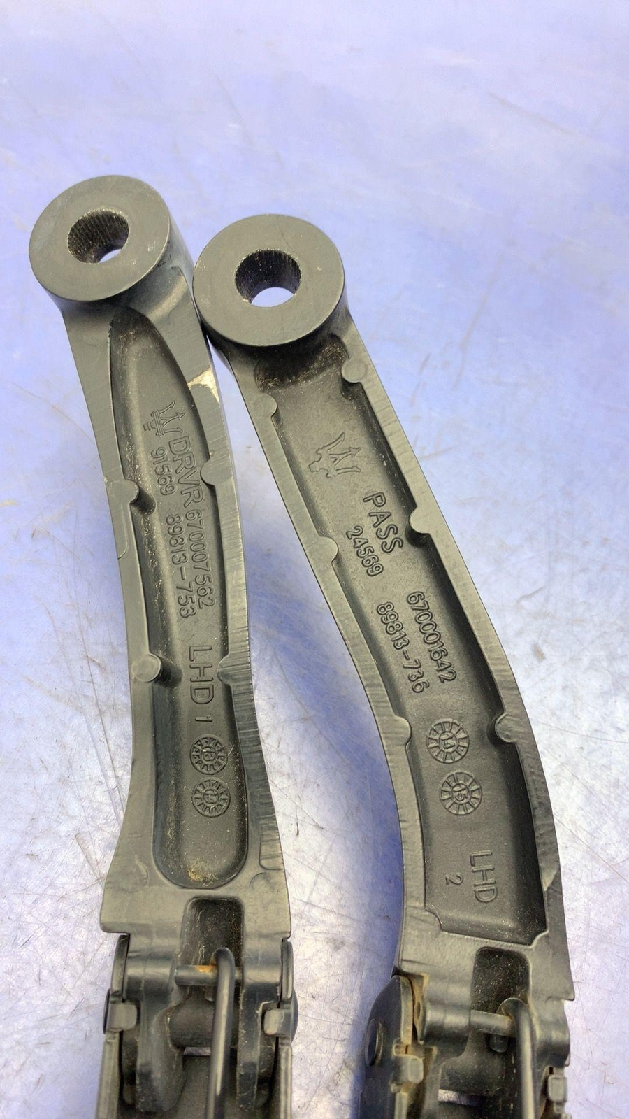 2014 - 2017 MASERATI GHIBLI M157 OEM FRONT LEFT & RIGHT WIPER ARM SET (2)