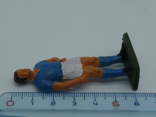 FIGURINE ANCIENNE STARLUX PLASTIQUE JOUEUR DE FOOTBALL BLEU ET BLANC N° 3 - Picture 2 of 6