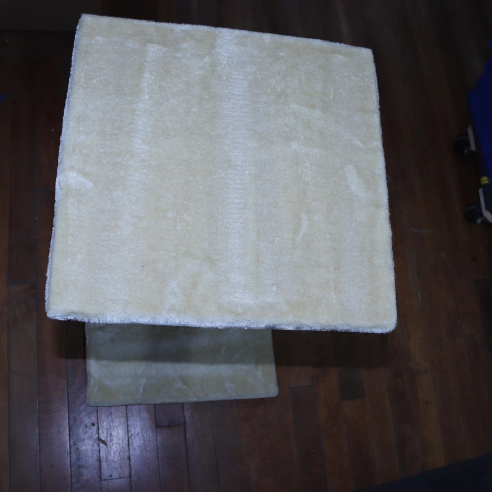 TRIXIE Espejo Scratching Post in Beige - Image 4 of 4