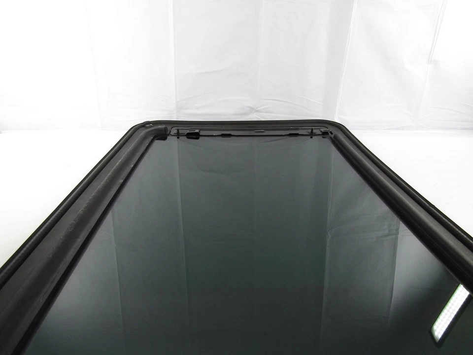 1996-2002 Toyota 4Runner Sunroof Moonroof Glass Window Panel OEM - Image 4 of 4