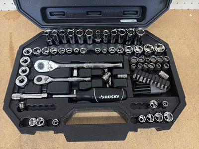 Husky 94-Piece SAE/Metric Mechanics Tool Set 1/4'' & 3/8'' Drive with Case READ