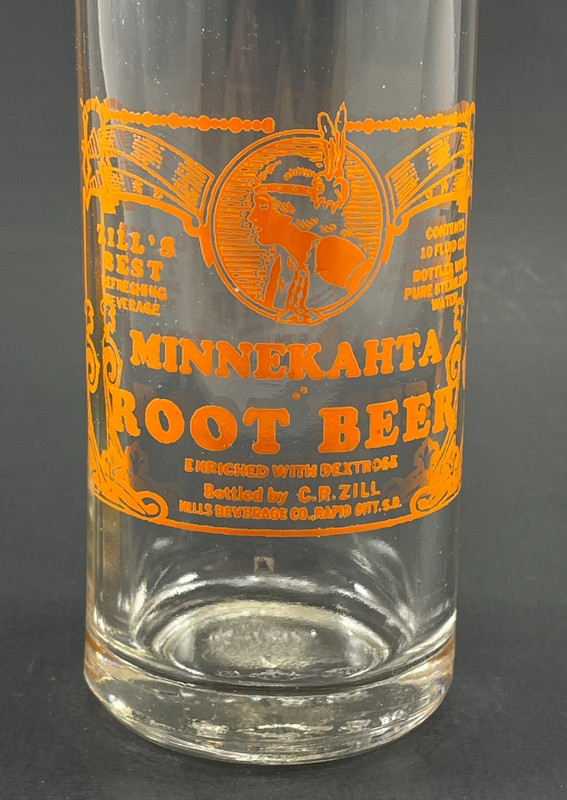 MINNEKAHTA ROOT BEER Indian Soda Pop ACL Bottle RAPID CITY SD DAK DAKOTA