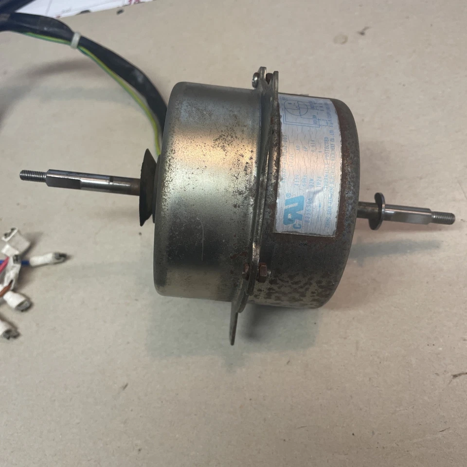 GE  YY032-956PL02-003  CJ32C 115V A0  60Hz 6P 32W 0.61A IP24  A  Motor - Image 3 of 4