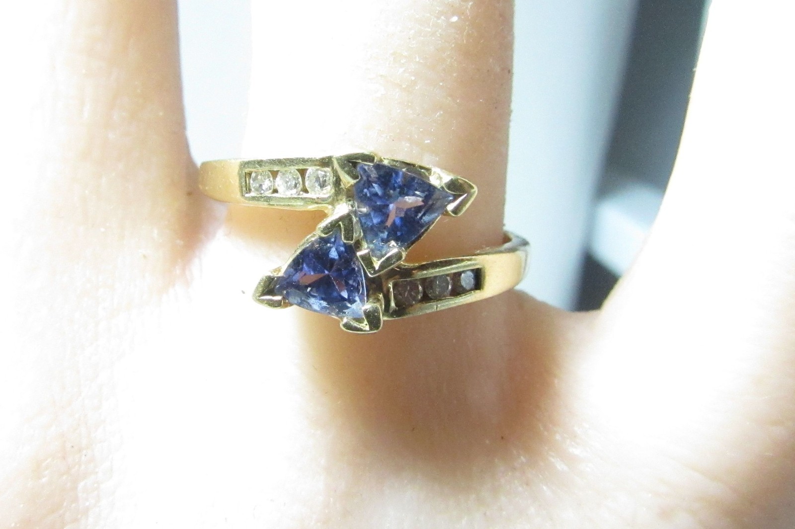 SOLID 10K GOLD RING WITH TWO TRILLIAN NATURAL TAN… - image 4