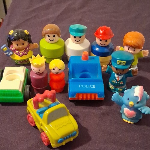 Fisher-Price Little People Police Car & Tow Truck Lot, 7 Figures