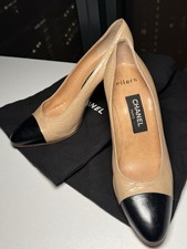 CHANEL Classic Two Tone Cap Toe Pump Shoes Size 37 / 71/2 Made in Italy.