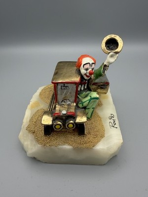 Ron Lee CLOWN IN CAR RAISING HAT Sculpture Figure Signed 1983 Stone Base 