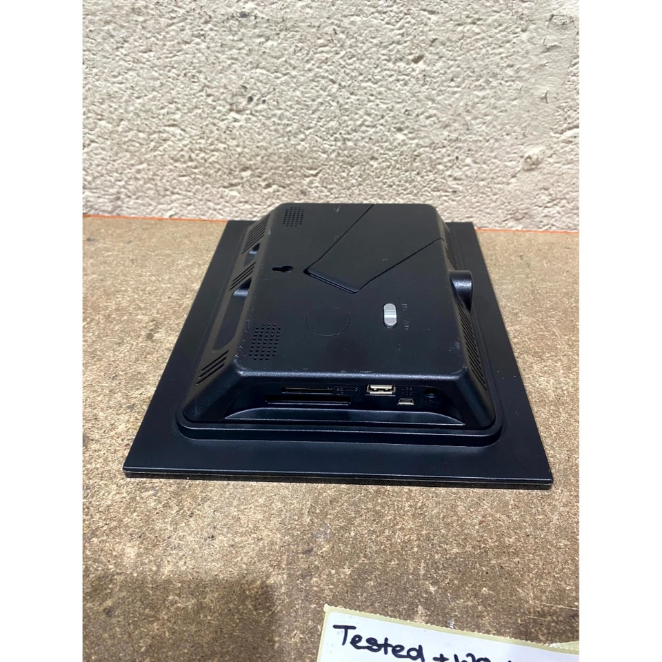 Jessops JESLCDPF82GB/5150166 8" Digital Photo Frame Black Only USB 800 x 600 - Image 2 of 4