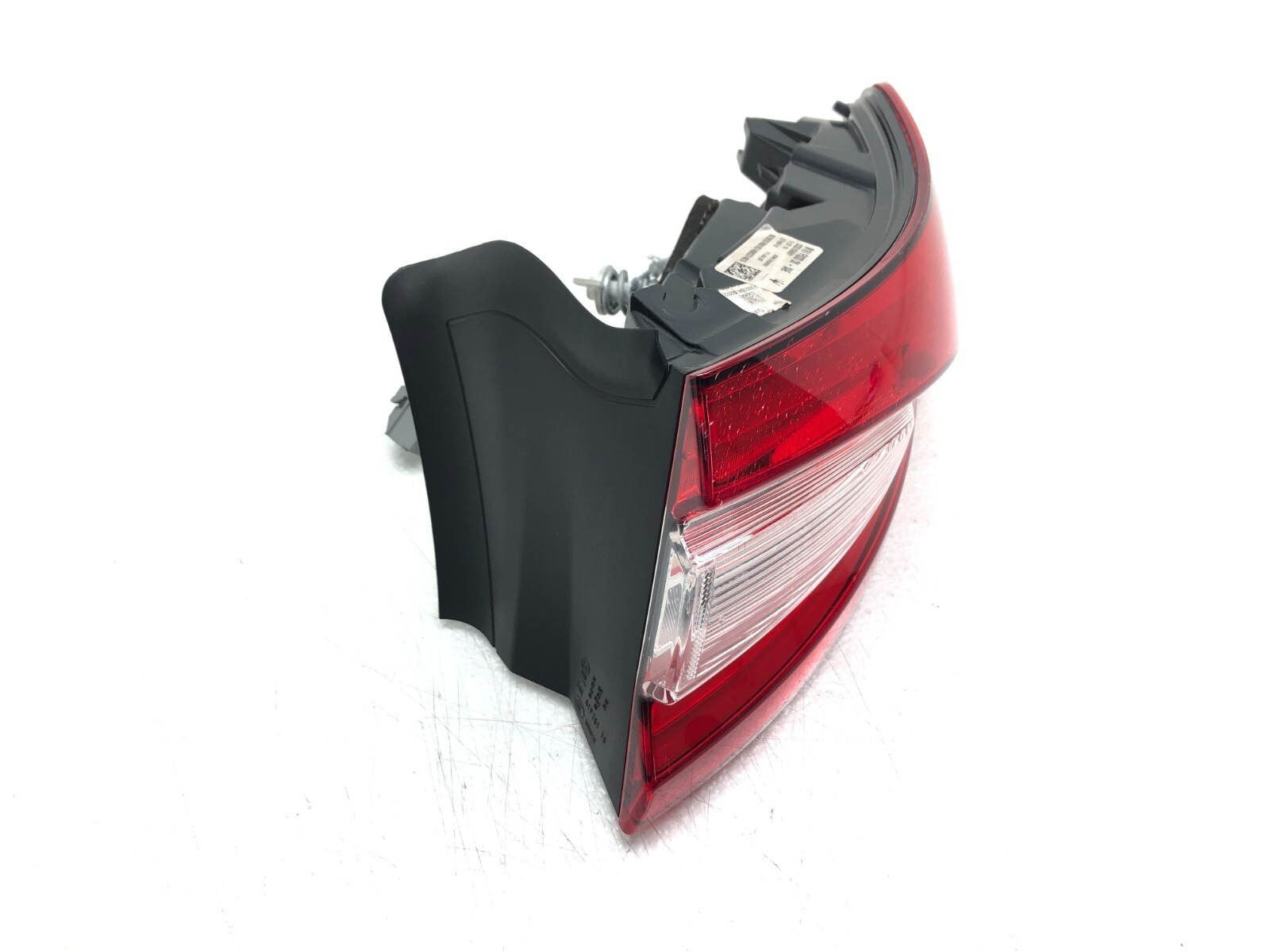 2017-2020 MASERATI LEVANTE RIGHT PASSENGER REAR OUTER TAILLIGHT TAIL LAMP OEM