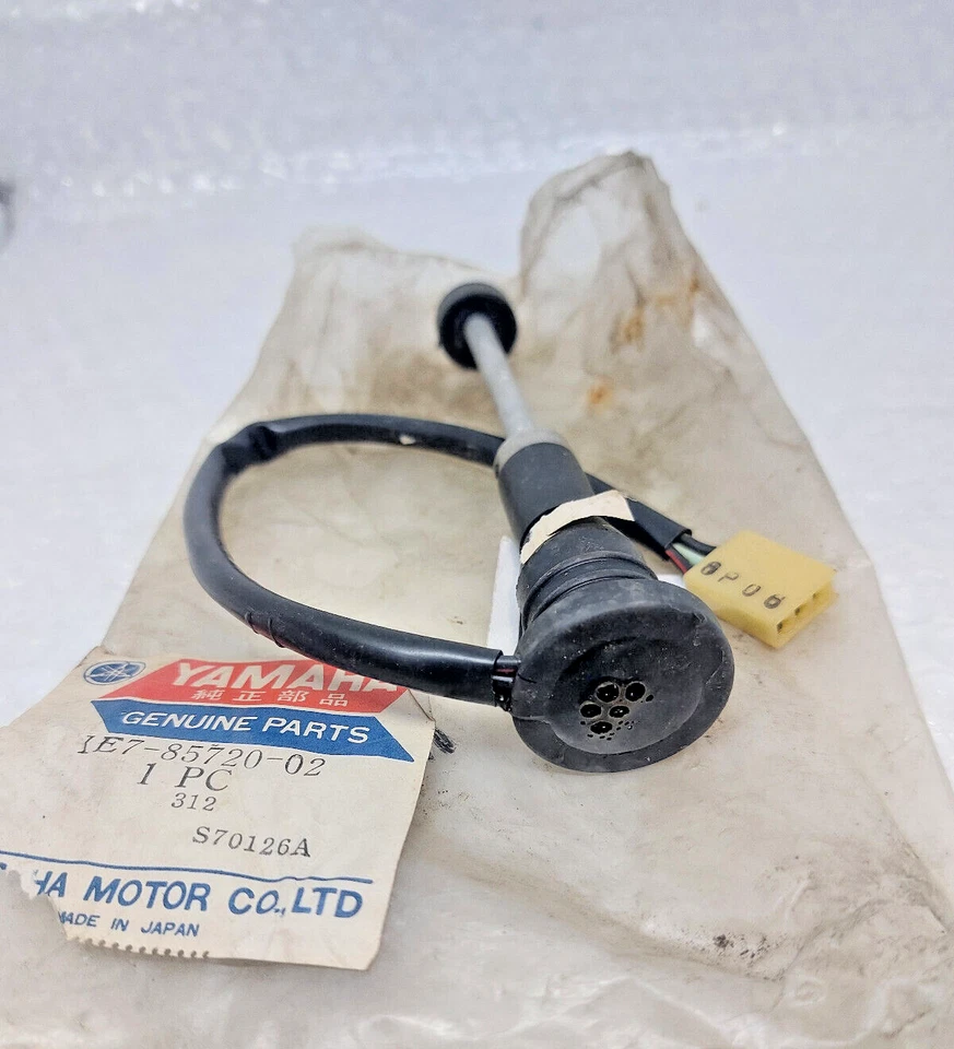 Medidor de nivel de aceite genuino Yamaha DT100 DT 100 NOS 1E7-85720-02 Foto 2 de 4
