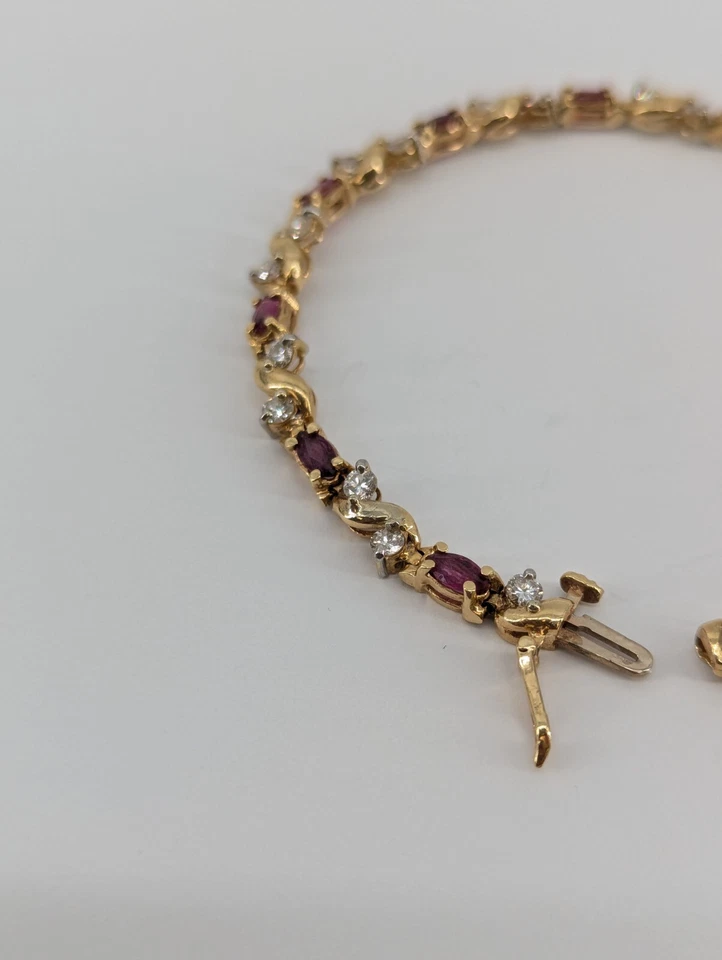 Браслет из желтого золота 14 карат, 10,57 грамма, 1,25 карата с двумя бриллиантами и рубинами - Изображение 3 из 4