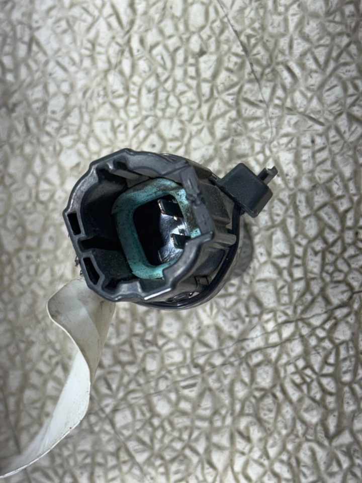 2013-2019 Nissan Sentra Sl 1.8L Outside Temperature Sensor Black Oem T1026196Ca - Image 4 of 4