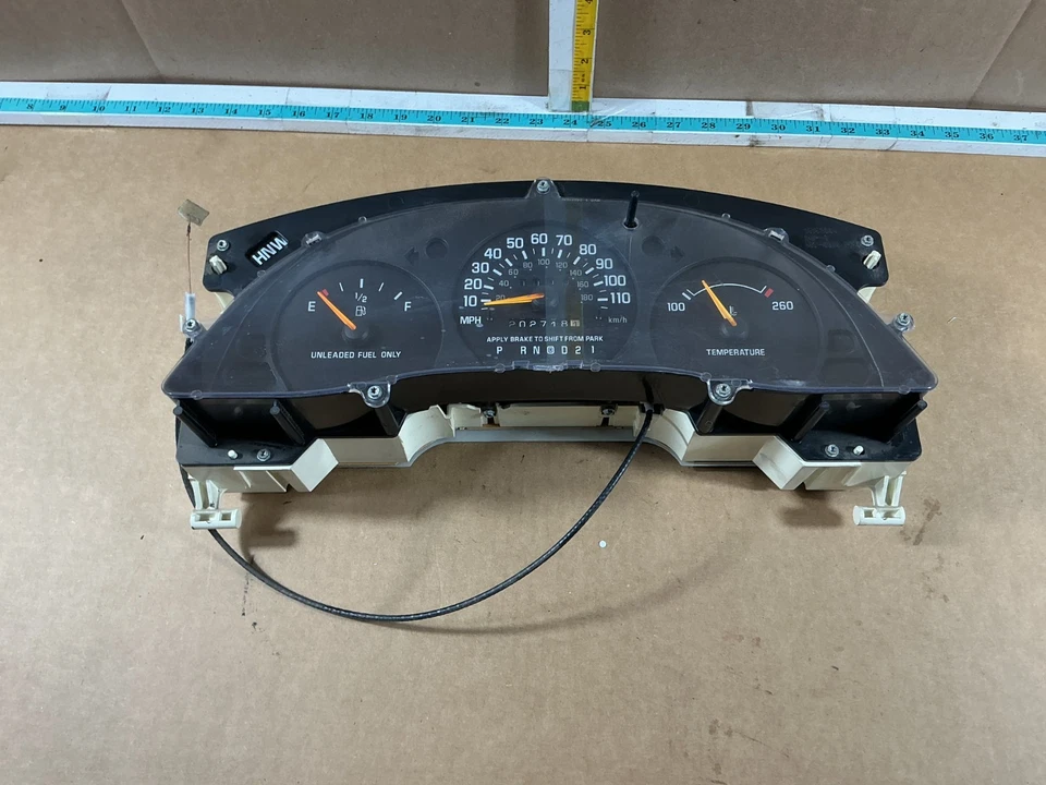 Cuadro de instrumentos velocímetro Chevrolet Lumina 1997-1999 202 k millas 16152864 Foto 2 de 4