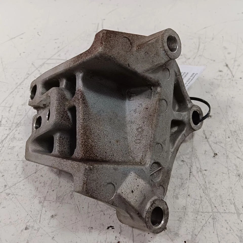 Kia Soul Engine Motor Mount Left Driver 2017 2018 2019 - Image 3 of 4