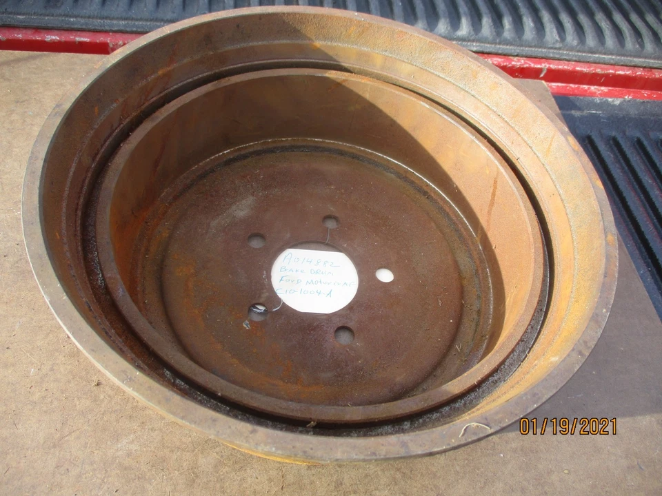 Tambor de freno trasero 1973 - 1979 Lincoln, Mercury, Ford Thunderbird - C10-1004-A Foto 2 de 4