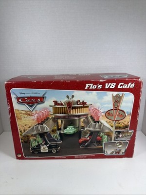 FLO'S V8 CAFE PLAYSET Original Desert 2006 Disney Pixar Cars Radiator Springs