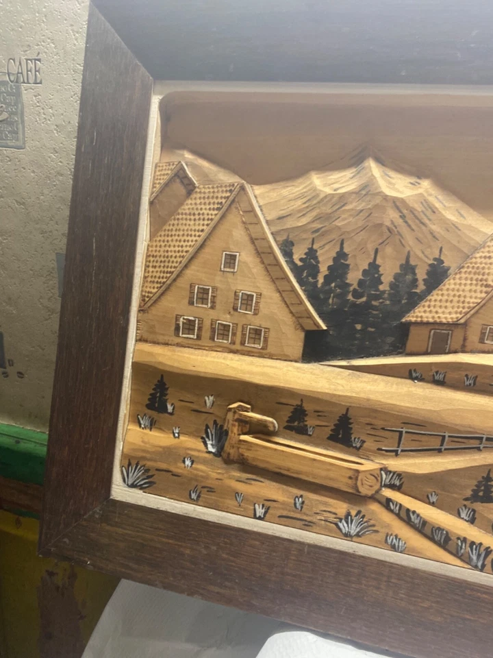 Tableau en bois sculpter a la main avec relief signée - Photo 2/4