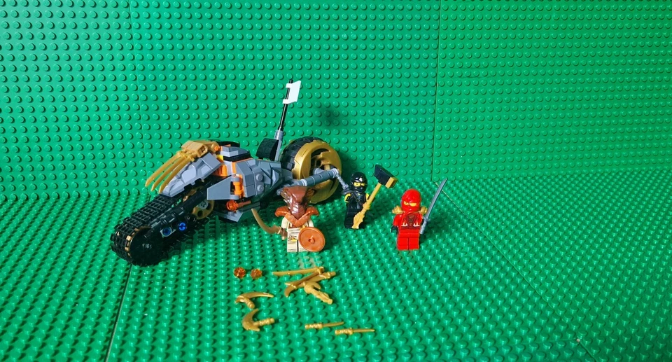 LEGO Ninjago 70672 Cole's Dirt Bike, Foto 1 von 3