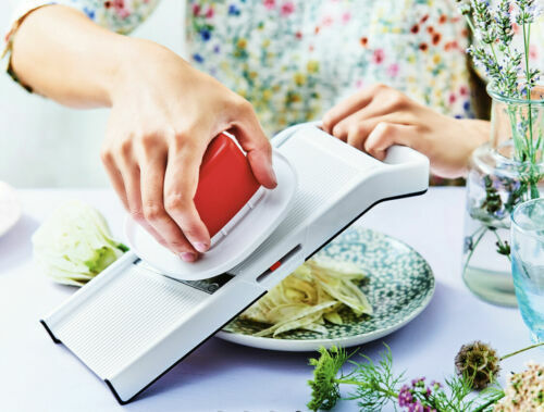 Fackelmann 45463 Râpe à Parmesan Avec Boîte Acier Inoxydable Pp Transparent Noir Argent 19 X 9,5 X 7 Cm - Accessoire De Cuisine - Achat & Prix