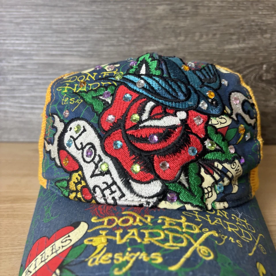 Sombrero de colección Ed Hardy espalda a presión azul amarillo camionero estrás amor mata lentamente Foto 2 de 4