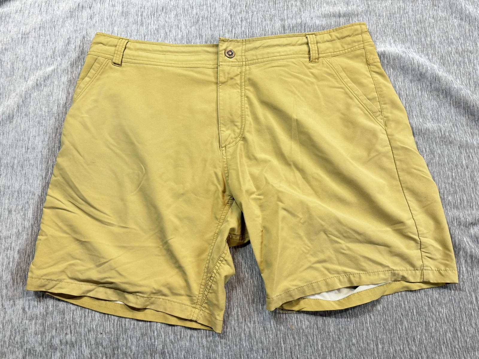 Kuhl Shorts Mens 40 Beige Stretch Chino Hiking Travel Shift Amphibia Outdoor