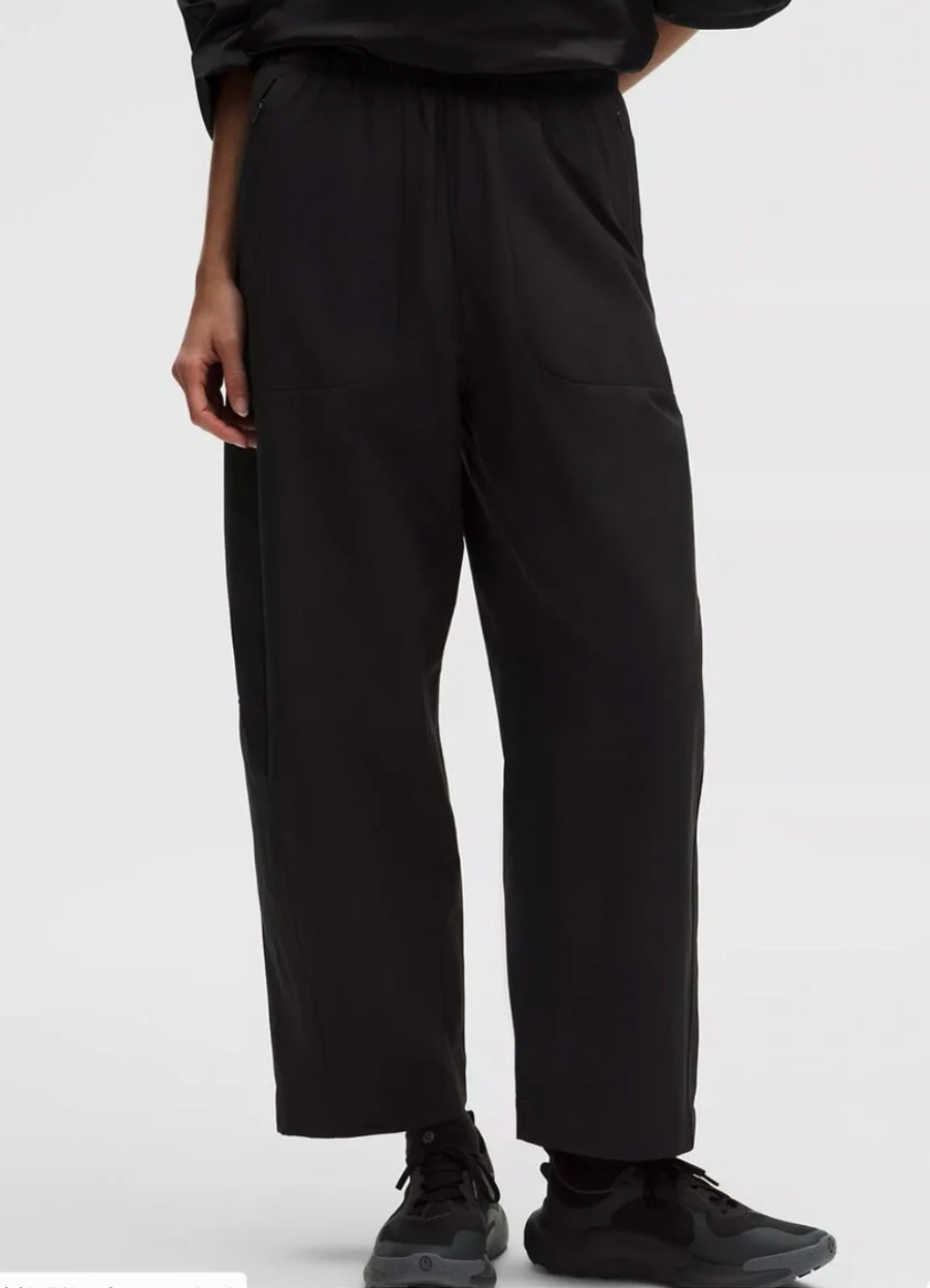 Lululemon MR Barrel Leg Crop Pants 12 Black Lightweight Travel Stretch Zip