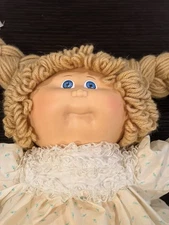 1983 Coleco Cabbage Patch Kids Hair Color Blonde, Blue Eyes Black Signature