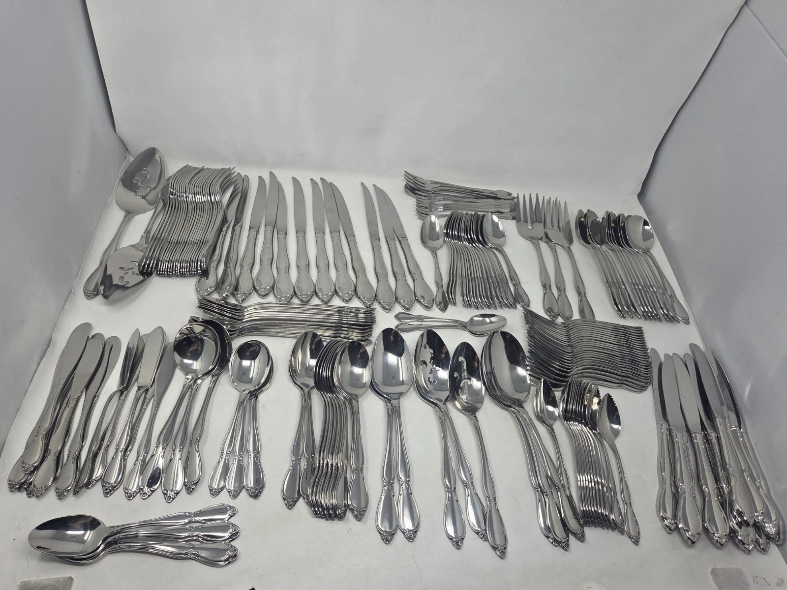 Lot of 192 Oneida Oneidacraft Chateau Stainless Flatware