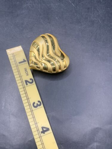 Gold Tone Heart Make Up Compact - Picture 7 of 7