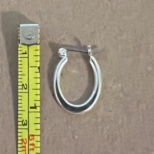 Pendientes de aro ovalados enchapados en plata CLÁSICOS 1/2" X 3/4" BUEN ESTADO Foto 2 de 3
