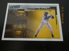 TONY GWYNN PADRES 2000 UPPER DECK VICTORY BIG PLAY BASEBALL CARD #388