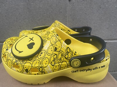クロックスオリジナルsmiley world 25cm New with Tags Crocs X Smiley World Classic Platform Smiley