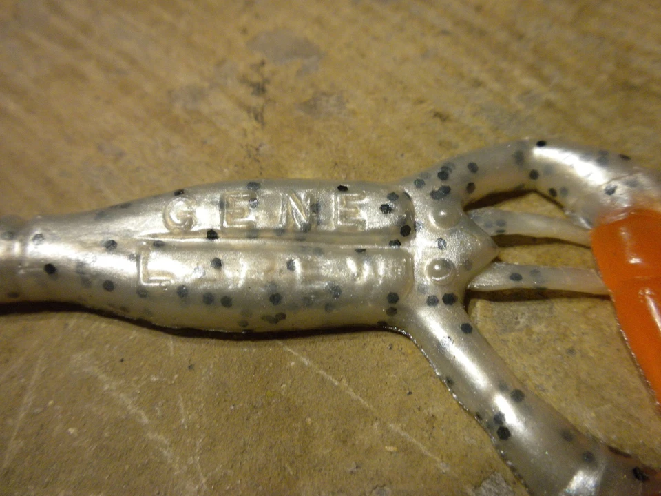 Vintage Loose Opened 20 Gene Larew Salt Craw Black Dot Speckled With Orange Claw - Image 4 of 4