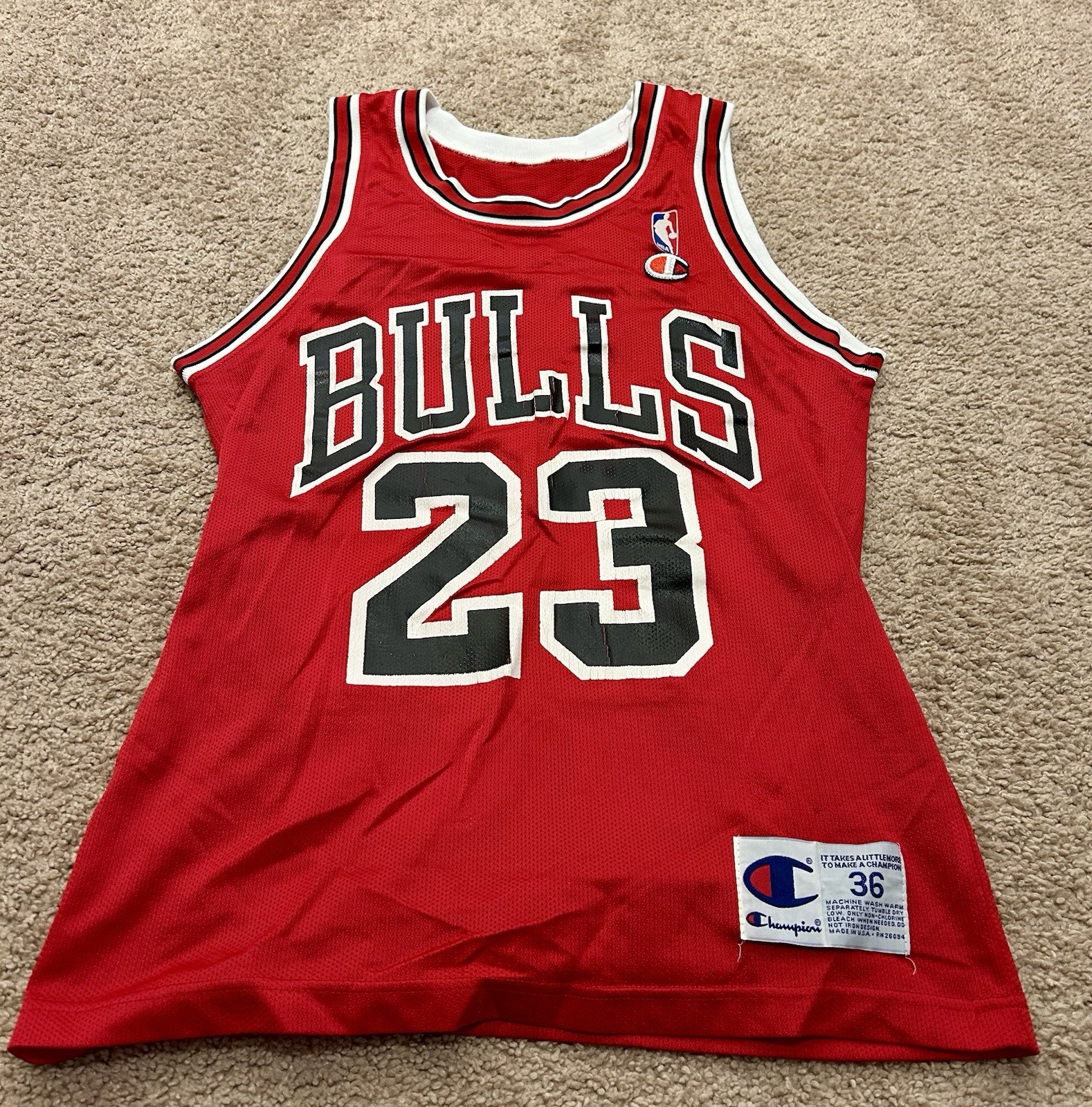Vintage 1993 NBA CHICAGO BULLS AWAY MICHAEL JORDAN Champion Jersey 36 Authentic