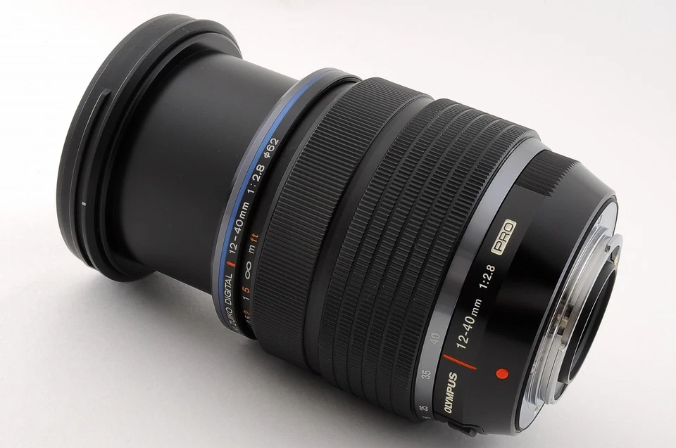 OLYMPUS M. ZUIKO DIGITAL ED 12-40mm F/2.8 PRO Lens for MFT w/Bag -Near Mint- - Image 4 of 4