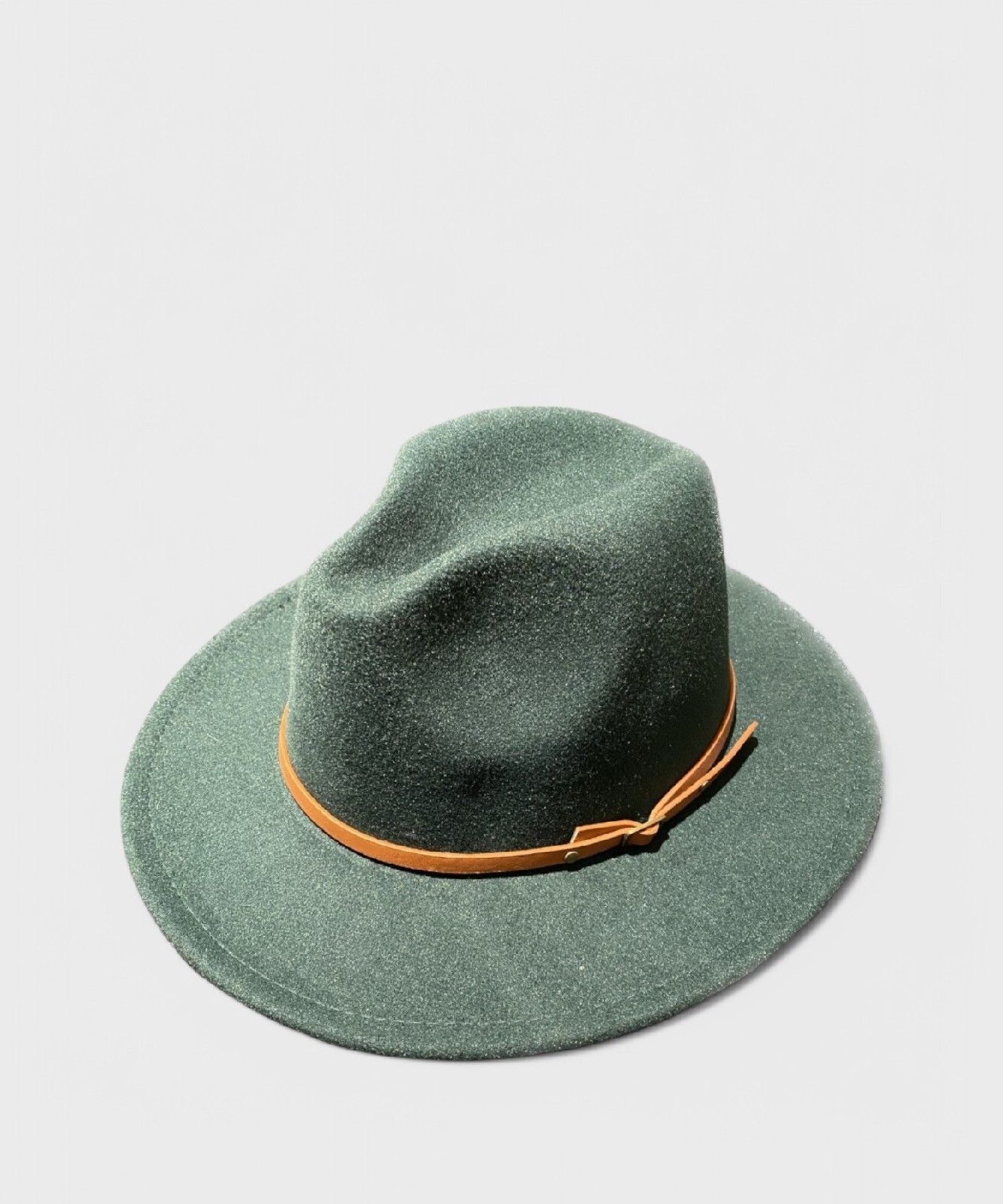 Шикарная фетровая шляпа в ферстельбаре Ледербанд грюн CAPPCINCVE 15290₽