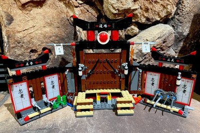 Lego Ninjago Spinjitzu Dojo 2504 Retired 2011 MISSING Minis, 3 Access. & Spinner