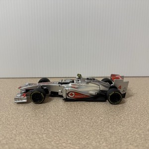 Bburago 2012 Lewis Hamilton Vodafone McLaren Mercedes MP4-27 Diecast Car 1/32