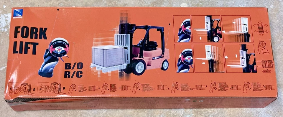 New-Ray - 1/14 - R/C Fork Lift and Accessories - NIB - Image 3 of 4
