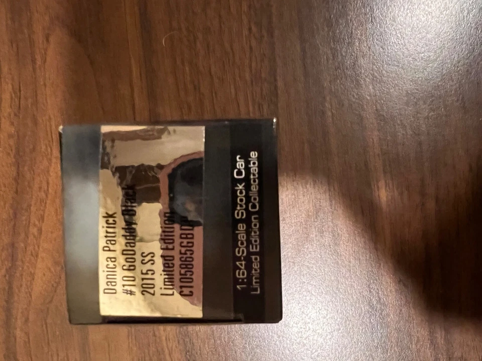 Danica Patrick 2015 No10 Go Daddy черная SS Stewart-Haas 1:64 NASCAR CUP - Изображение 2 из 4