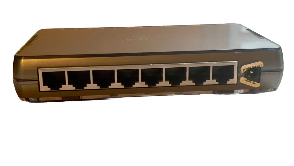 3Com Gigabit (3CGSU08) 8-Ports External Switch - Image 3 of 4