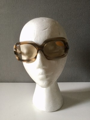 Bellissimi occhiali da sole da donna Salice vintage color tortora con  cristalli | eBay
