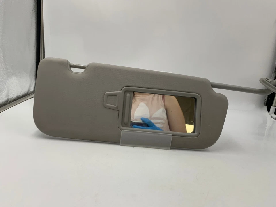 Parasol gris para pasajeros Kia Forte 2017-2018 OEM A03B08026 Foto 4 de 4