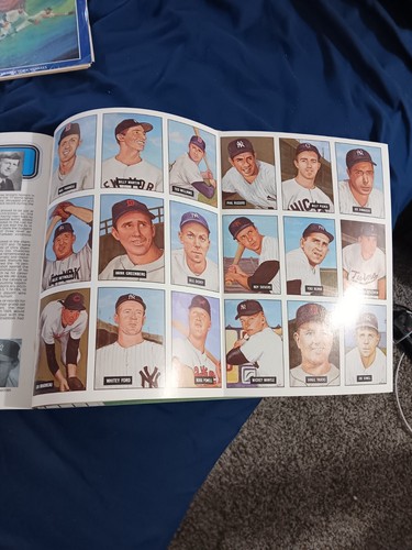 NY Yankees Official 1982 Baseball Yearbook 2nd Edition w/ cards. - Picture 3 of 9