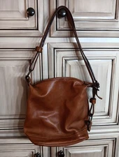 I Medici of Florence Women's Vintage Italian Leather Handbag - BROWN