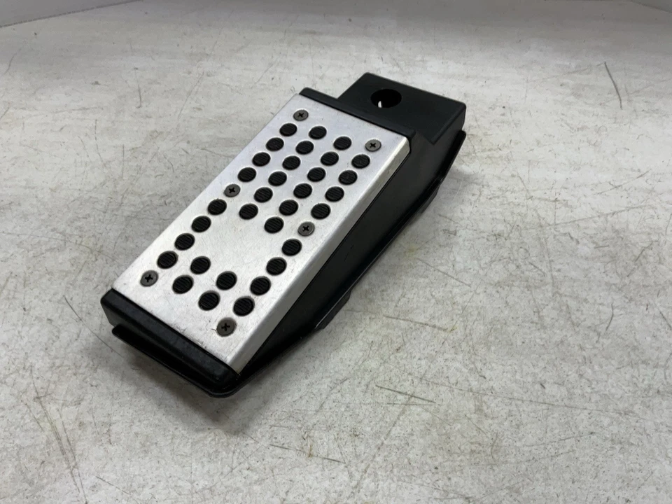 Infiniti G35 2005-2007 cupé reposapiés OEM automático Foto 2 de 4