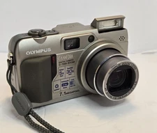 Olympus CAMEDIA C-7000 Zoom 7.1MP Digital Camera - Silver - Tested Working