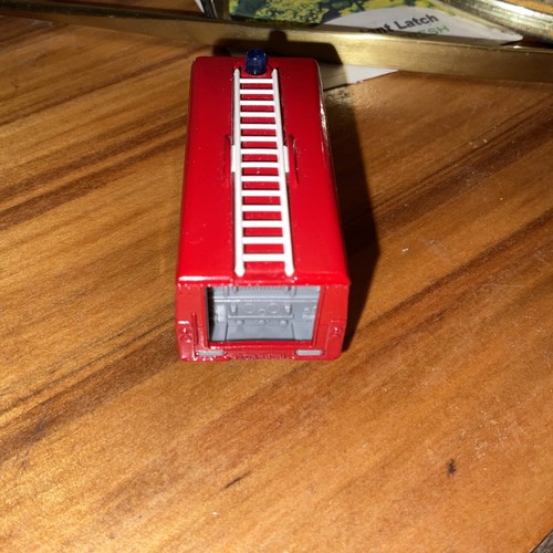 Matchbox Lesney 1970 Land Rover Fire Truck Superfast #57 - Picture 3 of 6