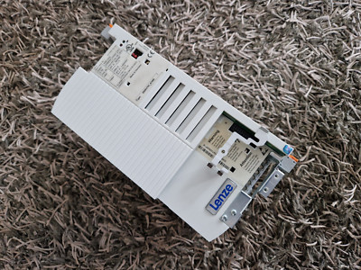 Lenze Vector 8200  E82EV752K4C000   3-400V,  7,5kW   E82EV752_4C000