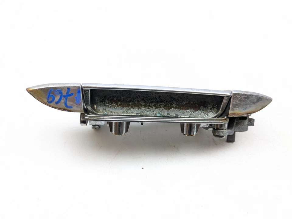 Manija de puerta de recogida portón trasero Ford Ranger MK3 T6 AB392143836BD 2016 Foto 3 de 4